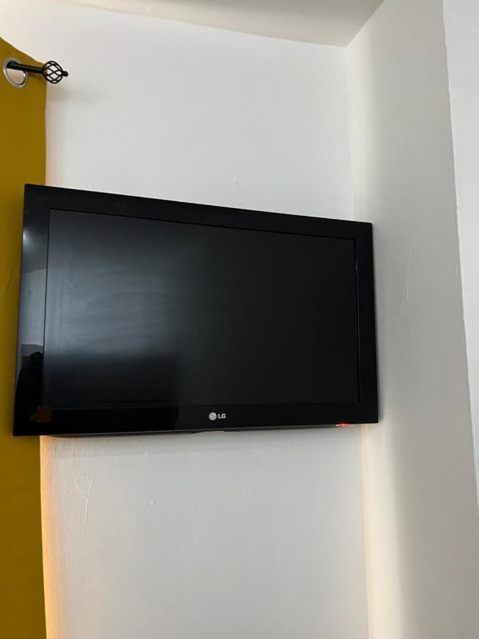 Ground Floor Two Bed Cairo Street Apartment Уорингтън Екстериор снимка