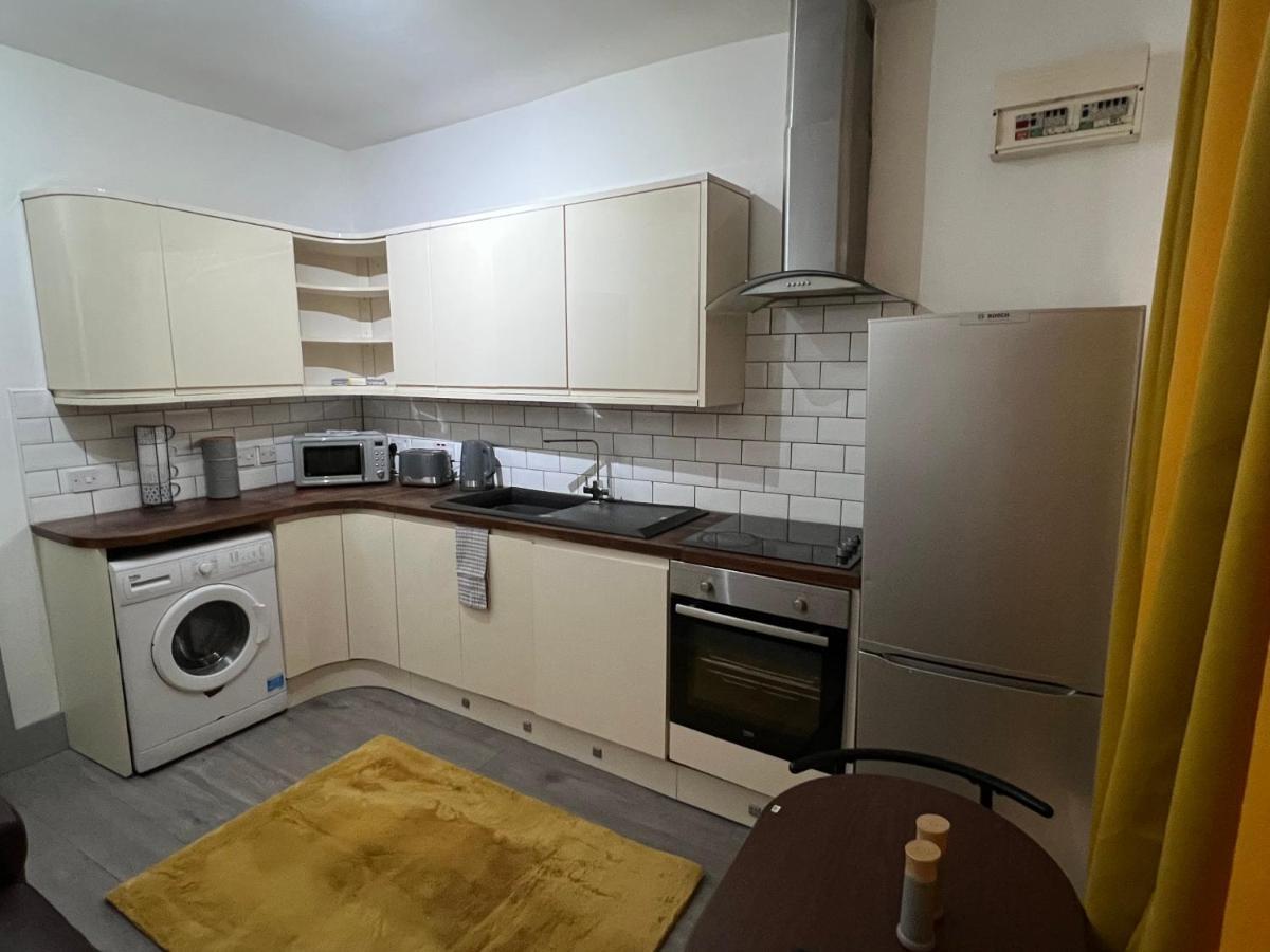 Ground Floor Two Bed Cairo Street Apartment Уорингтън Екстериор снимка
