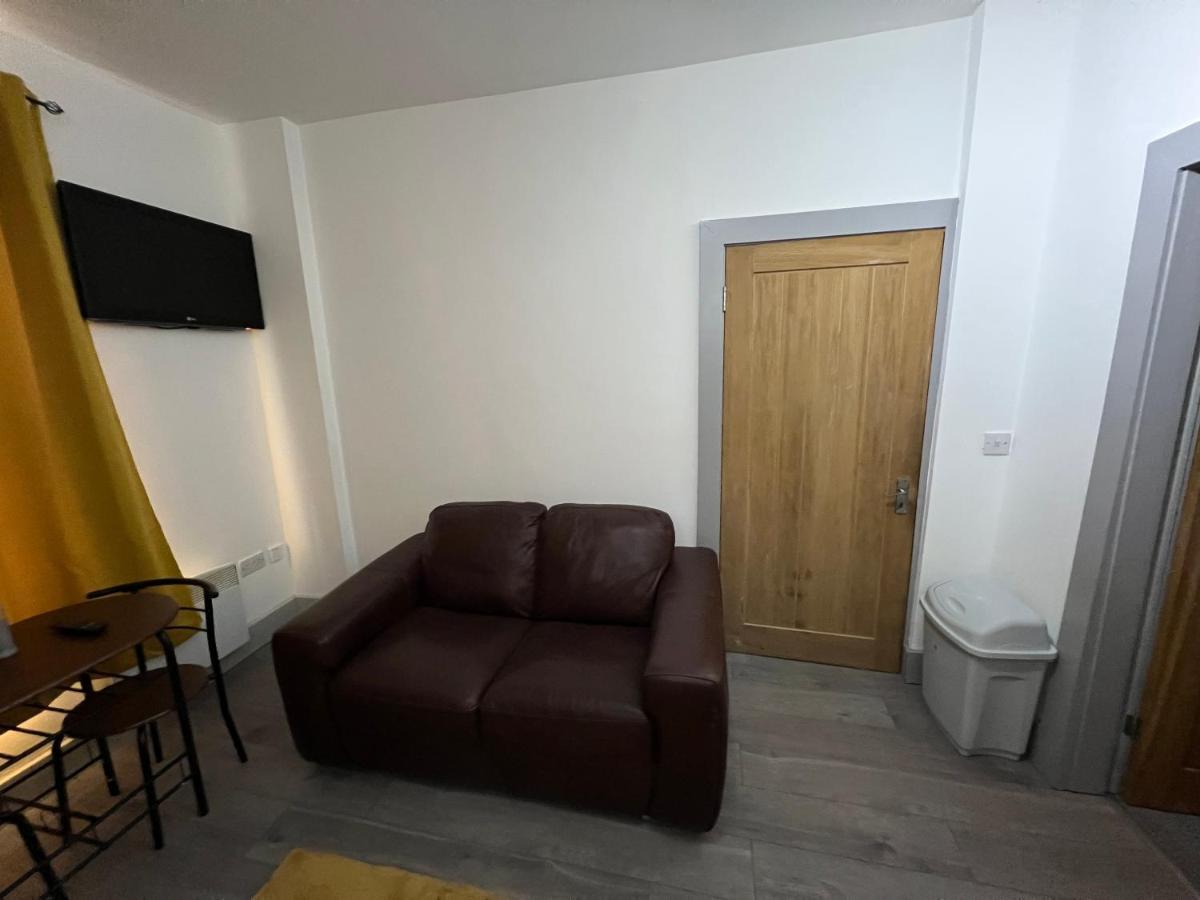 Ground Floor Two Bed Cairo Street Apartment Уорингтън Екстериор снимка